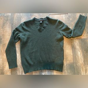 Banana Republic, Women’s XL, Merino Fine Wool V-Neck Sweater, Retail: $100